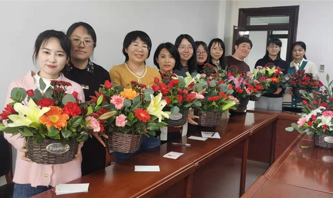 省饮水办组织开展“花香三八 感恩陪伴”主...