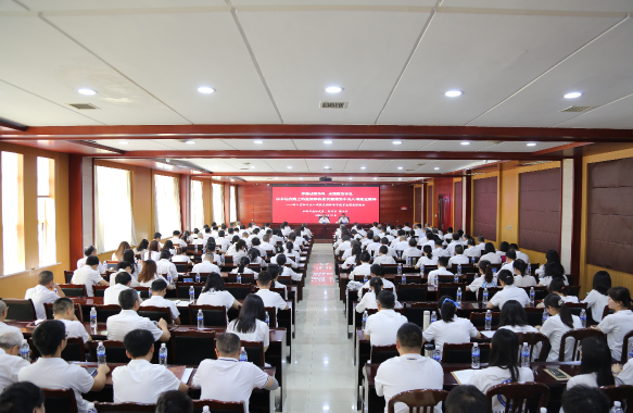 谭小平作深入贯彻中央八项规定精神学习教育专题党课报告