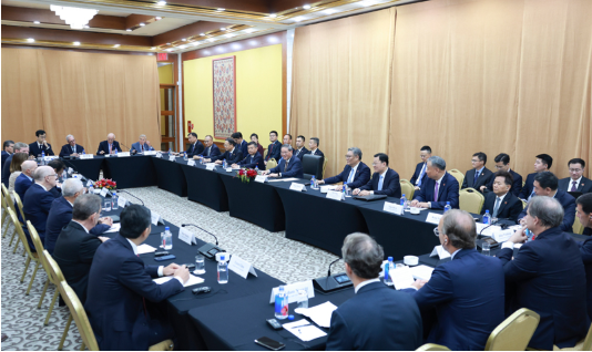 李强同美国友好团体座谈